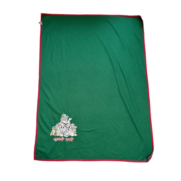 Disney Parks Green Red Trim Happy Holidays Blanket Mickey Minnie Friends Fab 5